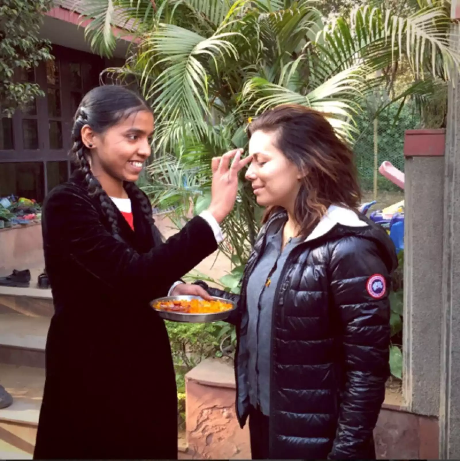`The Welcome greeting in India! #HarmonyHouse #ThankYou´, escribió Eva junto a esta foto.