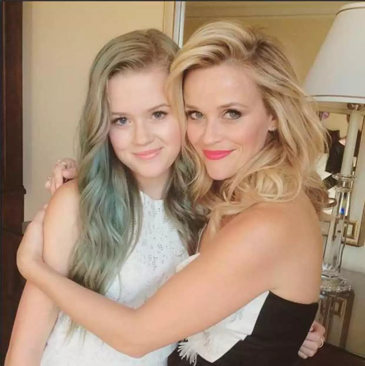 Es innegable el parecido que hay entre mamá e hija.
