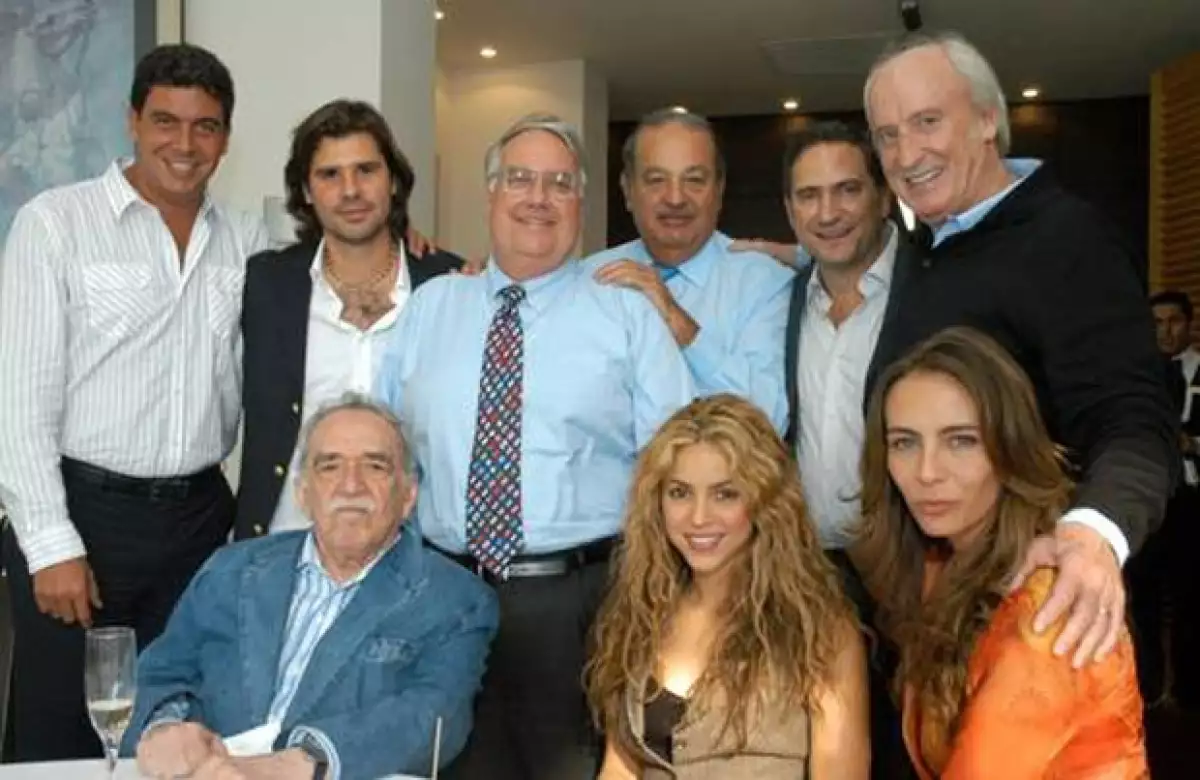 Gabriel García Márquez recibió en su casa de México la visita de la cantautora colombiana, quien compartió en su cuenta de Twitter tan especial momento.