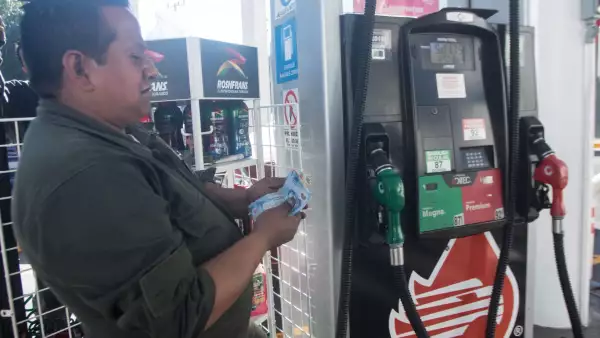 Despachador, Bombas de gasolina