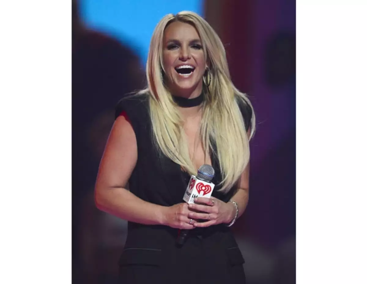 La cantante se defendió luego de que circularan algunos videos en los que se puso en evidencia su desfinada voz y de que se dijera que en sus futuros conciertos en Las Vegas volvería a hacer playback.