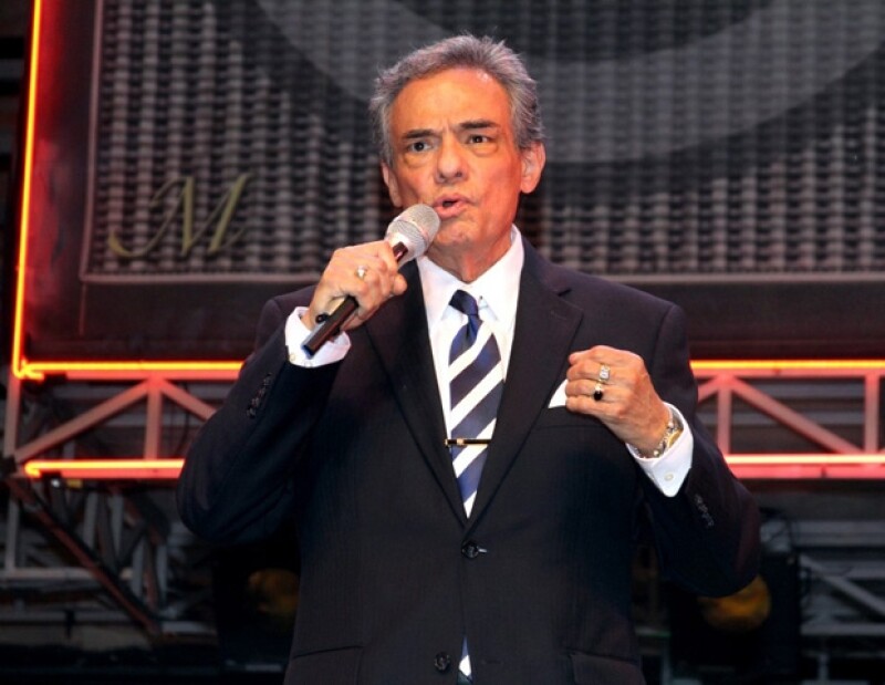 “El Príncipe de la Canción” se dice listo para regresar a los escenarios y asegura que no dejará de trabajar pues vive al día.