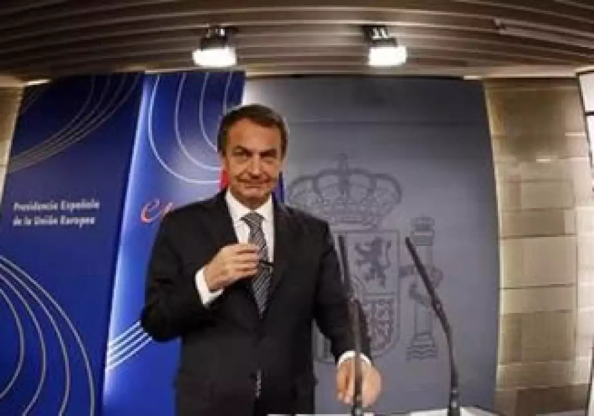 El Gobierno de Rodríguez Zapatero pretende frenar el deterioro de las finanzas de España. (Reuters)