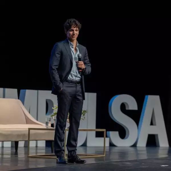 Isaac-Hernandez-Despertares