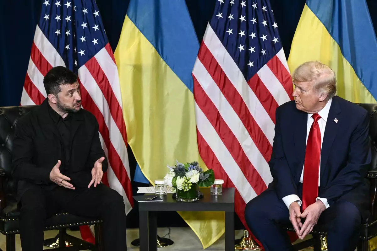 El presidente de los Estados Unidos, Donald Trump, celebra una reunión bilateral con el presidente de Ucrania, Volodymyr Zelensky, al margen de la Asamblea General de las Naciones Unidas en la ciudad de Nueva York el 23 de septiembre de 2025.