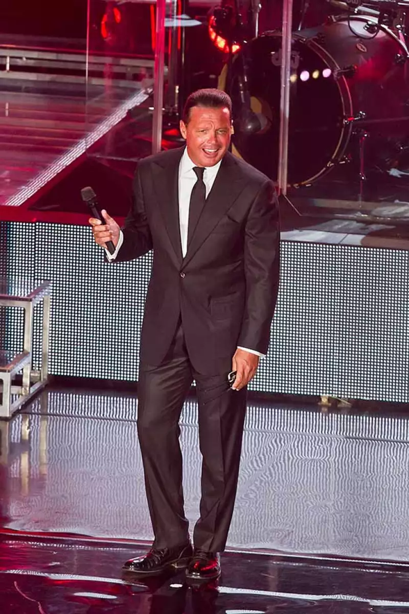 Luego de verse obligado a suspender sus dos presentaciones pasadas en el Auditorio Nacional, la oficina del cantante anunció que reagendará las que estaban programadas para el 21 y 22 de este mes.