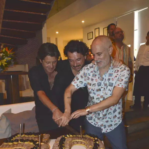 Geoffrey Fernández, Rolly Pavia y Arturo Navarro 