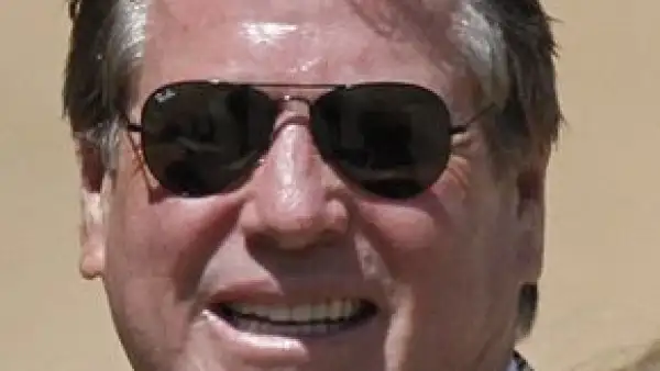 Ryan O'Neal afirmó el martes que inclusive cuando Farrah Fawcett agonizaba, intentó aferrarse a la vida.