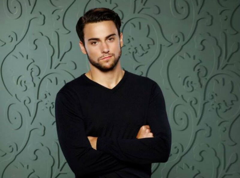 Jack Falahee interpreta a un estudiante con un ego muy elevado en "How to get away with murder".