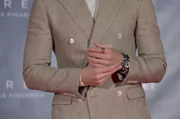 Foto: GettyImages, Alejandro Speitzer usando Bulgari