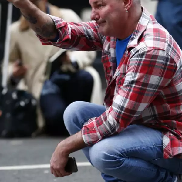 un asiduo del clutha pub reacciona al accidente