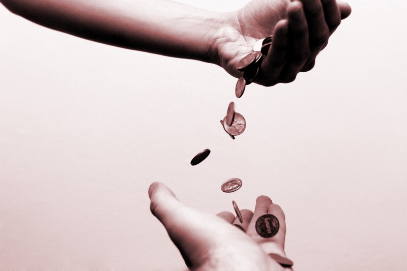 Peso a peso.