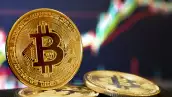 Bitcoin, la criptomoneda más famosa rodeada de misterio, escándalos y especulación