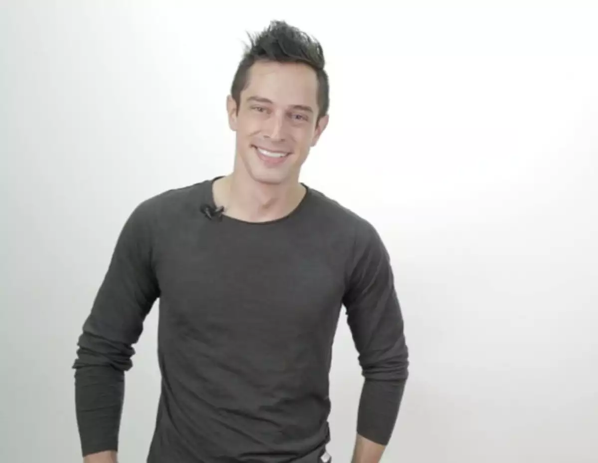 El actor del Rey León nos da un recorrido por su Instagram, recordando las mejores anécdotas de sus fotos y hashtags.
