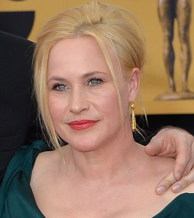 Paticia Arquette usó un tono durazno para los SAG Awards.