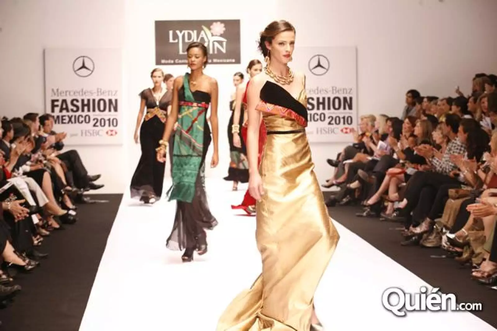 Mercedes  Benz Desfile Lydia Lavin