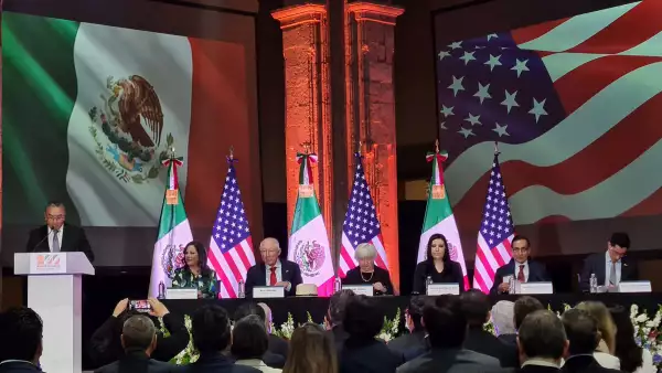 Banxico lanza nueva moneda de 20 pesos