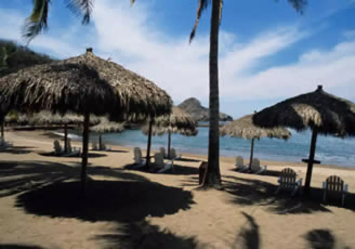 La subsecretaria de Planeación Turística de la Sectur informó que el gasto promedio de los turistas extranjeros cayó 10% en 2009. (Foto: Jupiter Images)