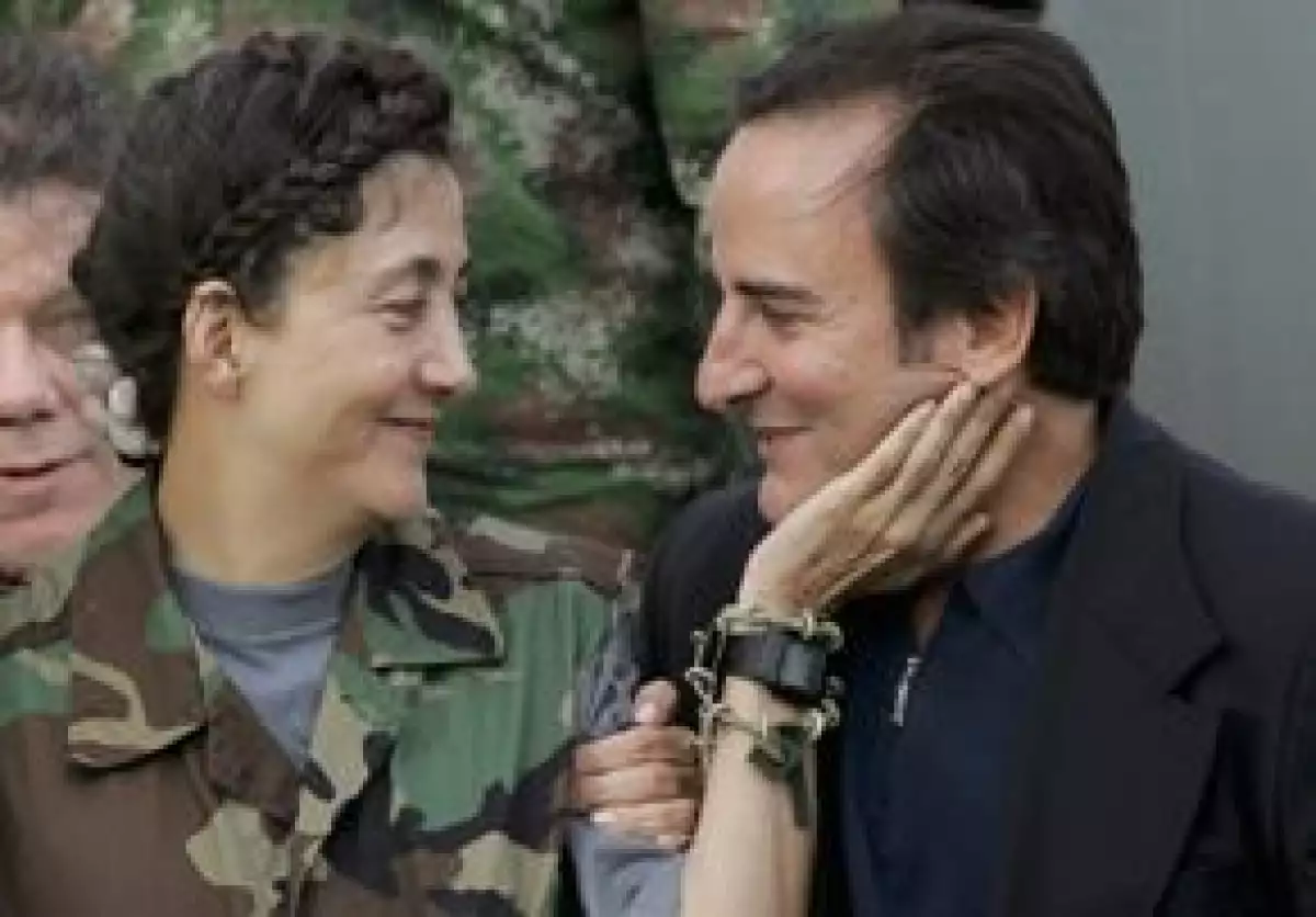 La ex rehén de las FARC gestiona la separación de su esposo, Juan Carlos Lecompte, bajo el alegato de `separación de cuerpos de hecho´, por los seis años que ella estuvo en manos de esa guerrilla.