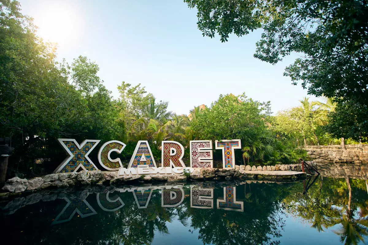 ¿Qué pesa más, el cosmos de Musk o las raíces de Xcaret?