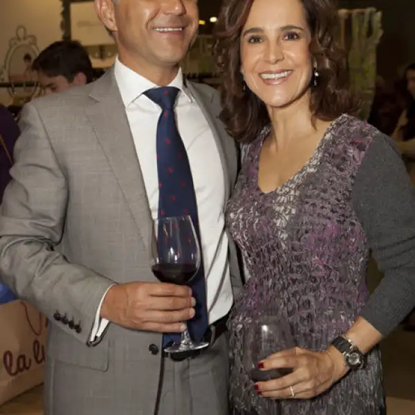 Gustavo Maldonado,Claudia Paullada