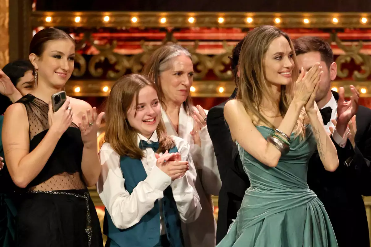 Angelina Jolie sobre Por Qué Su Hija Vivienne es la Razón de Su Primer Premio Tony