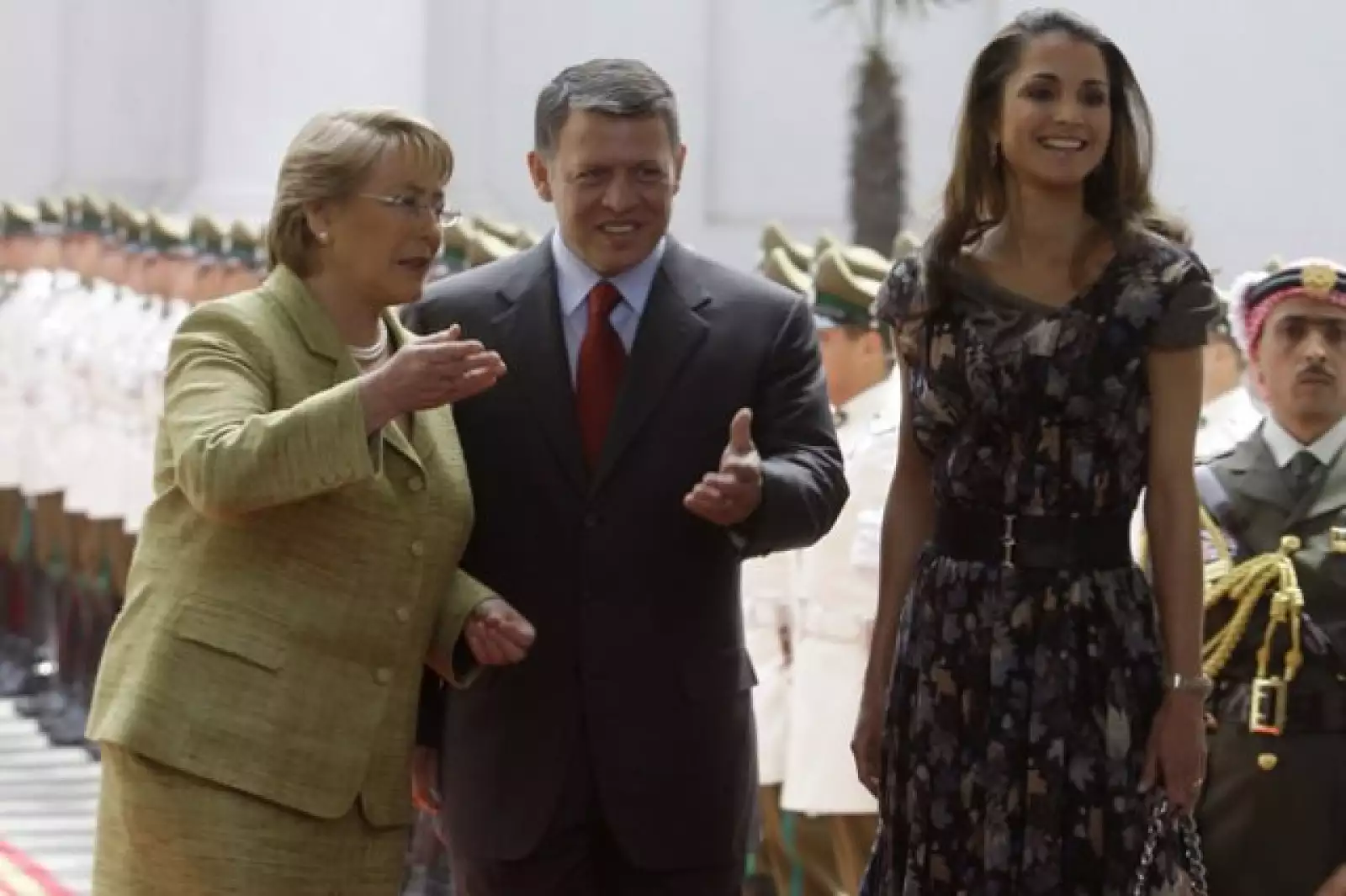 Aquí, la Presidenta de Chile con los reyes Abdulá II y Rania, cuyo reinado es considerado moderado en el mundo musulmán debido a su acercamiento con occidente.