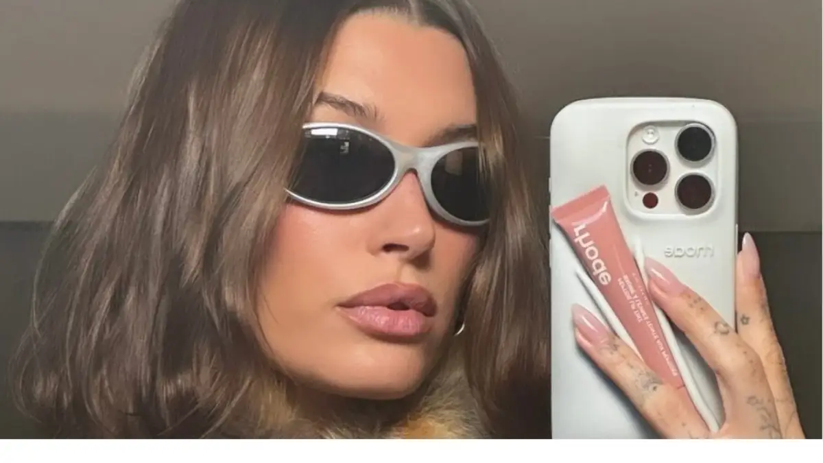 Rhode Beauty lanza fundas para iPhone con porta bálsamos 