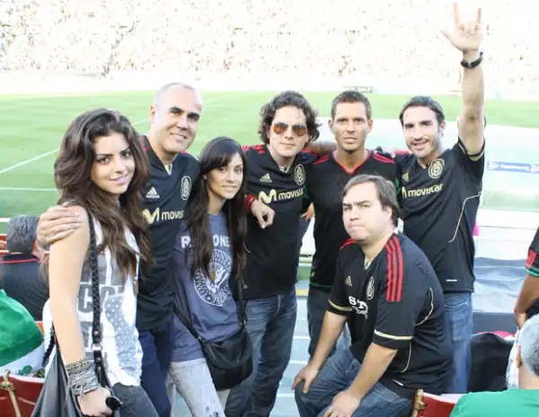 Isabel Burr, Ricardo Seco, Diana García, Paco Moctezuma, Luis Miguel Moreno, Toño de la Vega y Francisco Alanís, en el medio tiempo de la final de la Copa de Oro.