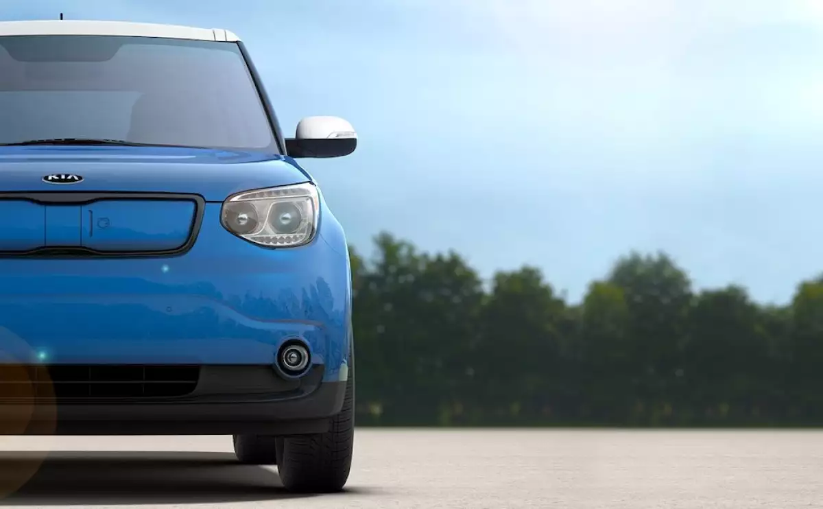 Ambas automotrices han llamado a revisión a más de 2.3 millones de vehículos desde 2015 por riesgos asociados a incendios en el motor.