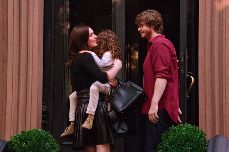 En la película de The Intern, se establece el caso de una esposa y madre cuya vida profesional resultó más imperante al grado de que su esposo se quedó a cargo de la casa.