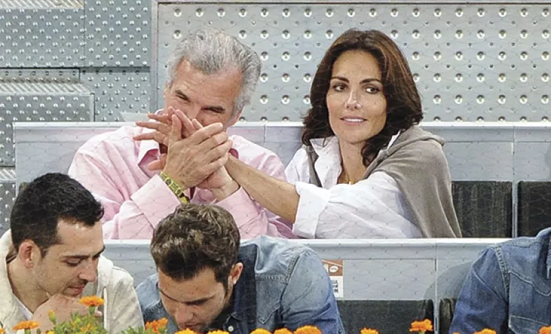 La ex modelo y conductora compartió con Quién detalles de su matrimonio con el francés Emmanuel Schreder, "el amor de su vida".