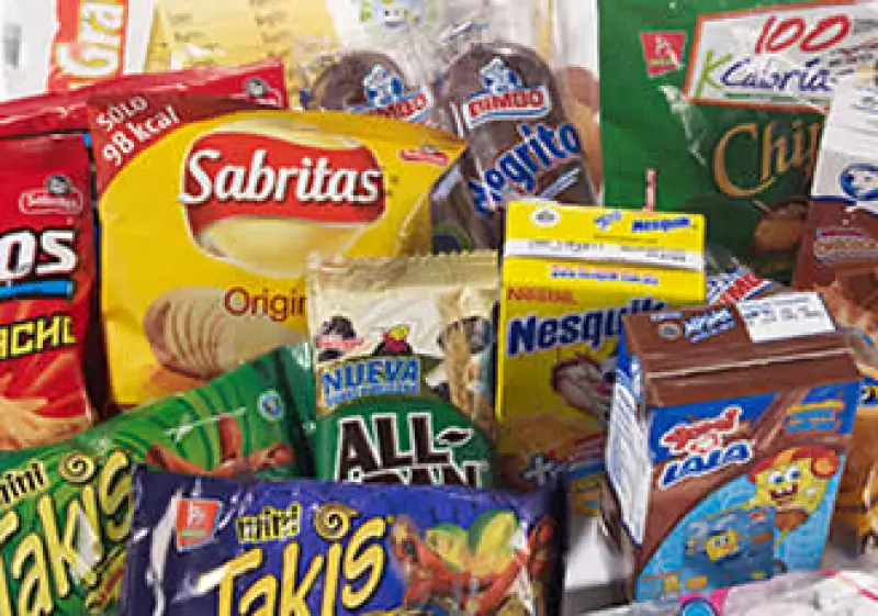 La decisión de cambiar el etiquetado de los alimentos y bebidas no alcohólicas con estos datos surgió a partir de un estudio elaborado por ConMéxico. (Foto: Marc Fauche)