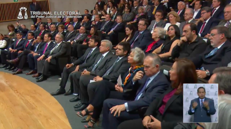 Sesión constancia AMLO