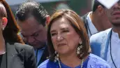 Xóchitl Gálvez durante el mensaje de Alejandra del Moral posterior a su registro para la  candidatura a la gubernatura del periodo 2023-2029 por la Coalición Va por el Estado de México.
