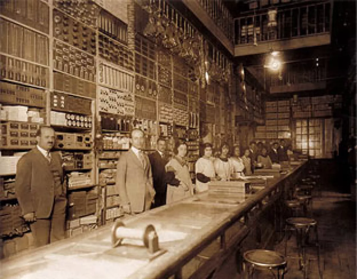 De vender botones e hilos a imperio millonario: así empezó la historia empresarial de la familia Slim en el Centro 
