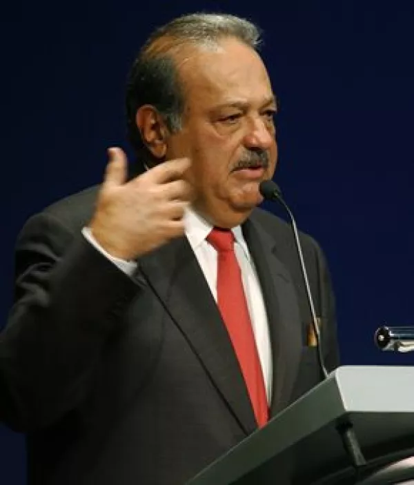 Con la participación que adquirió el empresario mexicano se convierte en el tercer accionista más grande de la compañía.