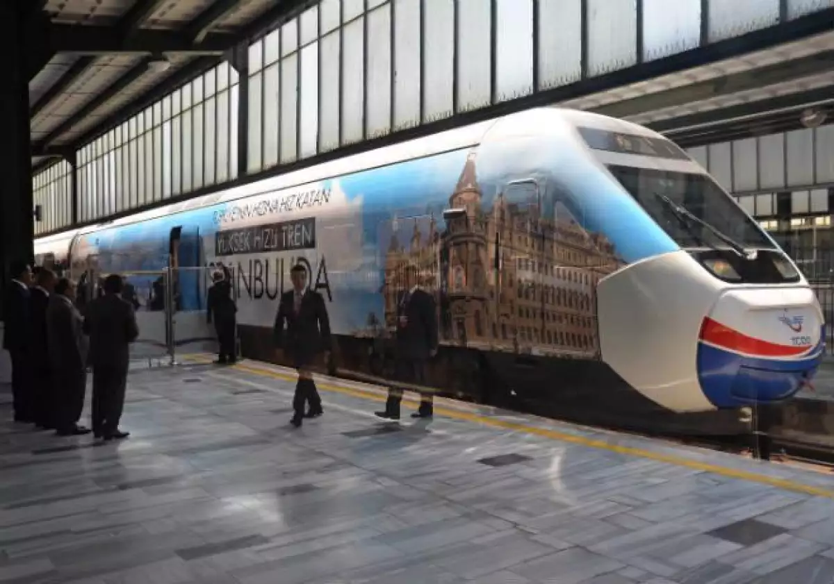 Tren de alta velocidad de Turqu�a