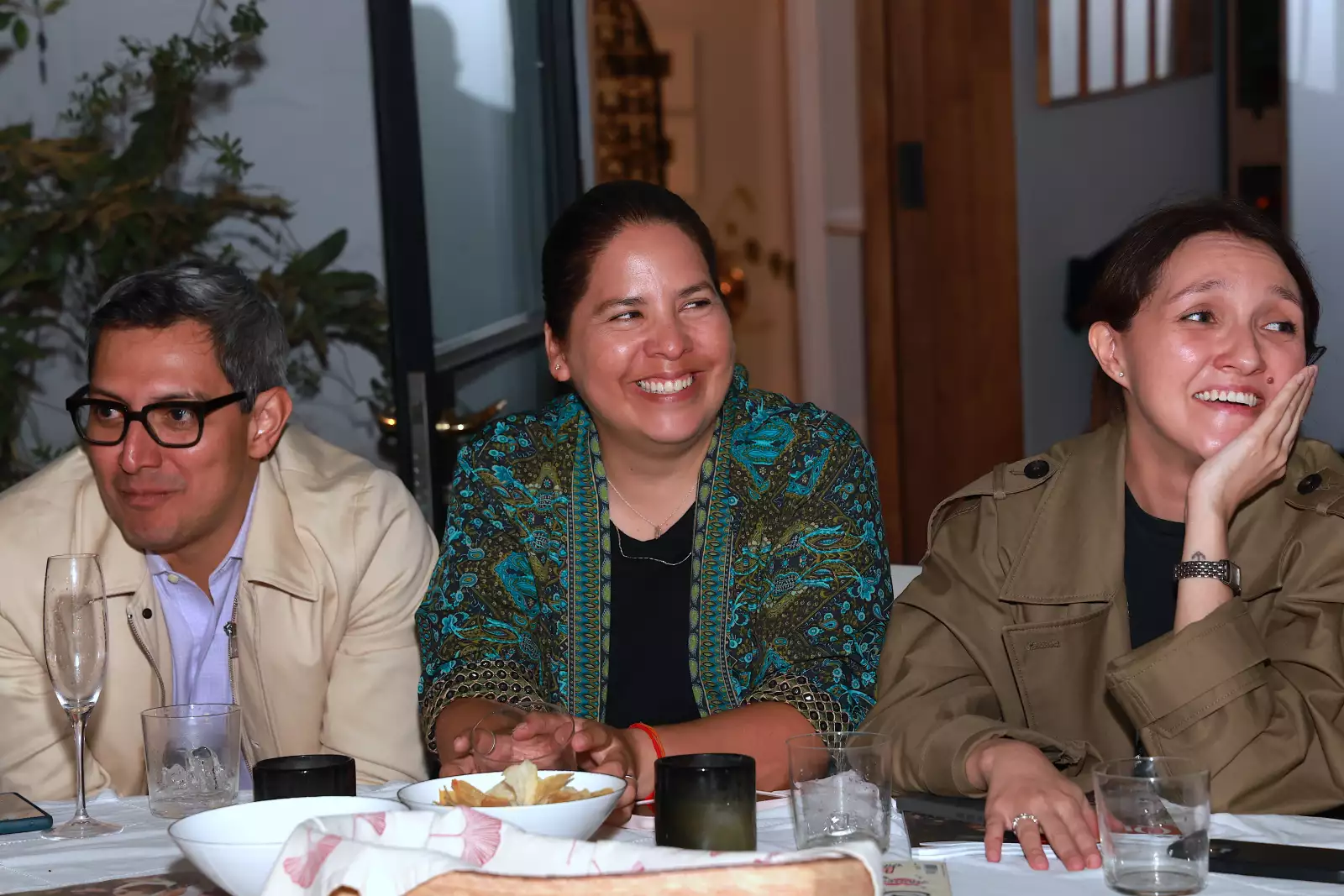 Diego Salazar, Issa Plancarte y Kari Arriola