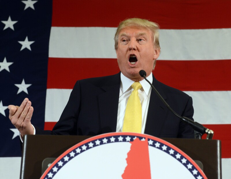Donald Trump contra Jorge Ramos periodista de Univisión, además Jamie Clayton y Keanu Reeves ¿más que amigos? y un dramático acontecimiento en la honey moon de Jennifer Aniston y Justin Theroux.