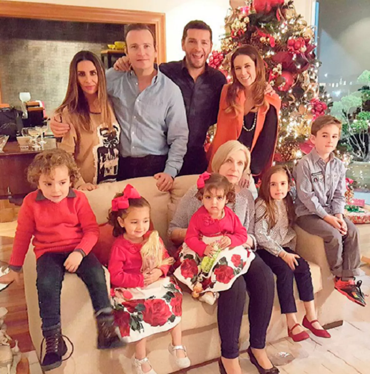 Jacky, Martín y sus hijas celebraron la Navidad junto a la familia del abogado.