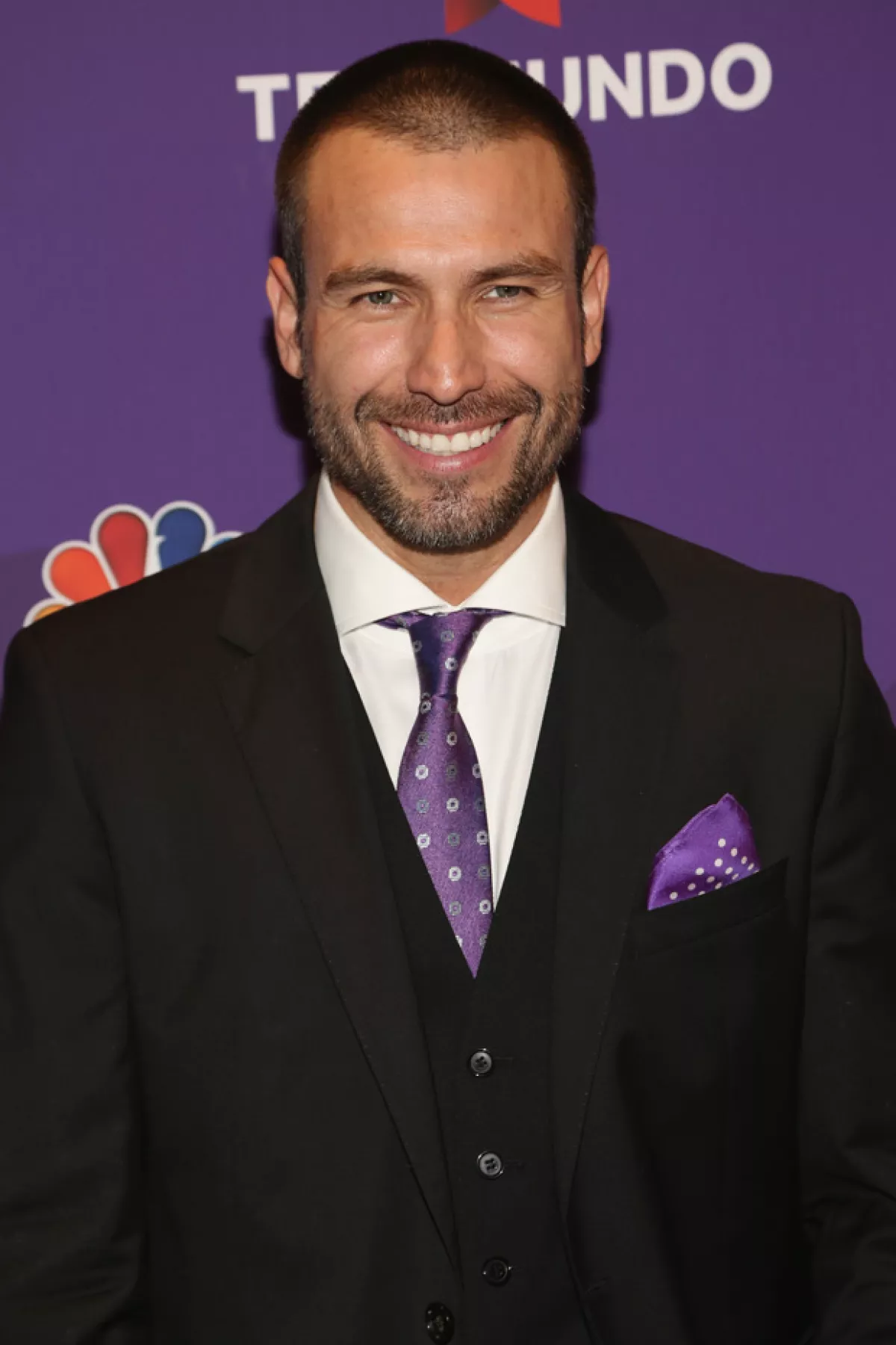 Rafael Amaya desmintió en sus redes sociales el que no haya terminado de grabar El Señor de los Cielos.