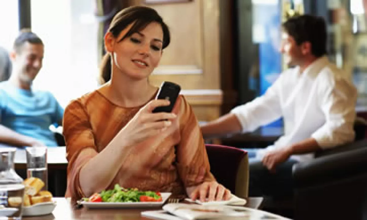 Entre el 40% y el 50% de los clientes ha aceptado y ha dejado su teléfono. (Foto: Getty Images)