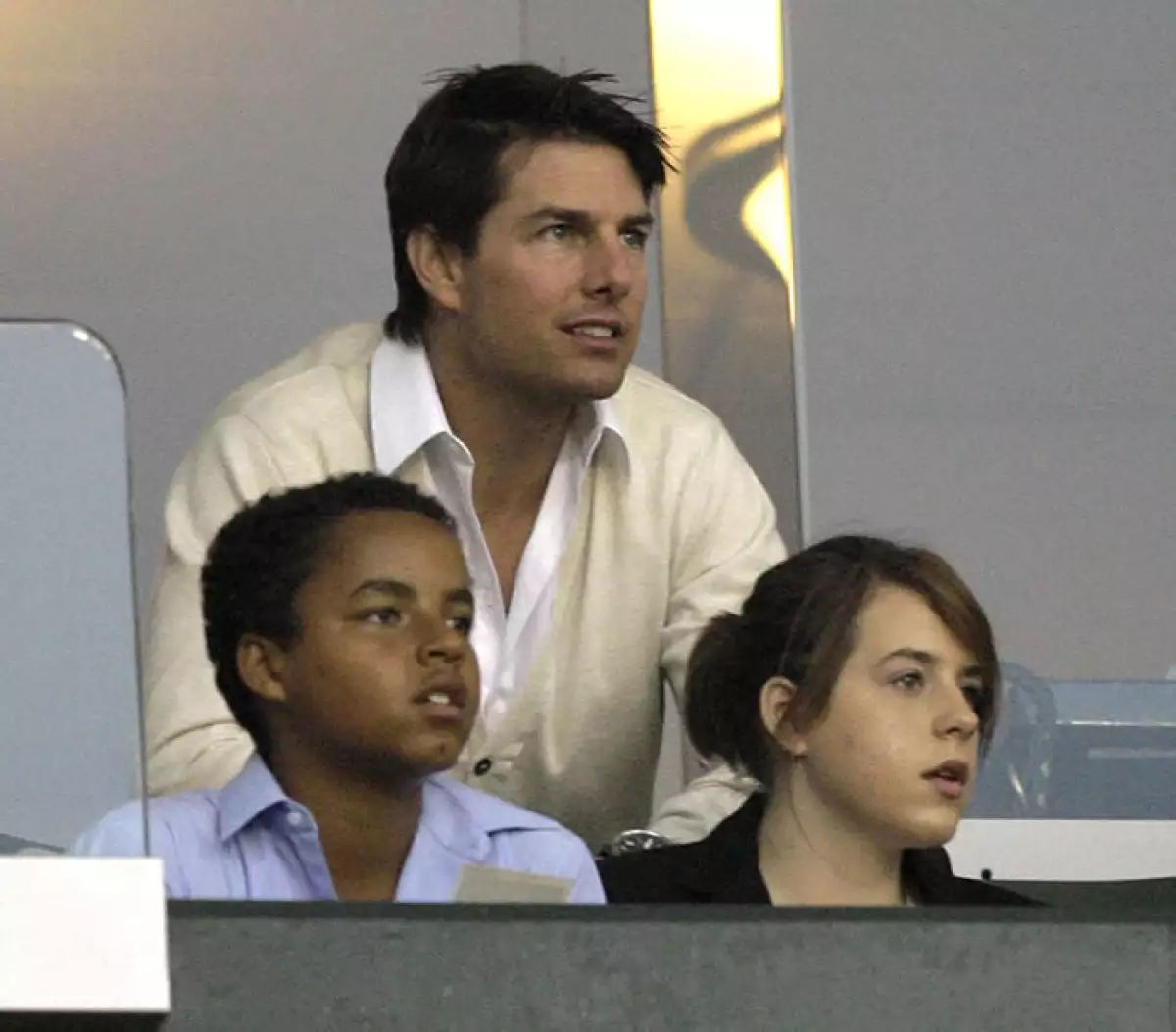 Todos sabemos de la existencia de Suri Cruise, pero pocos recuerdan que Tom tiene dos hijos más, Connor e Isabella, cuya custodia comparte con su ex esposa Nicole Kidman.