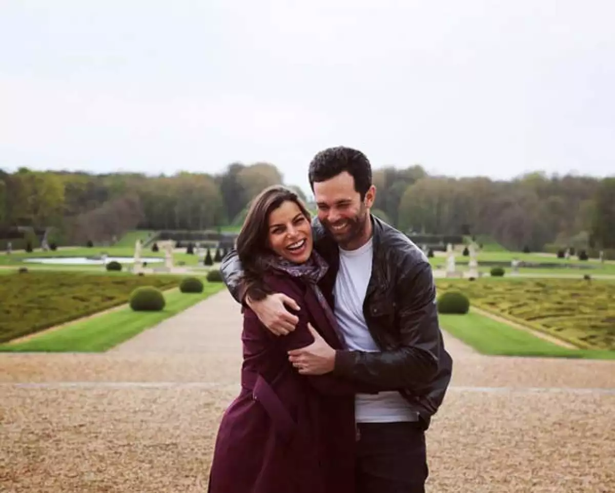 La pareja vive actualmente en París aunque regresará a América.
