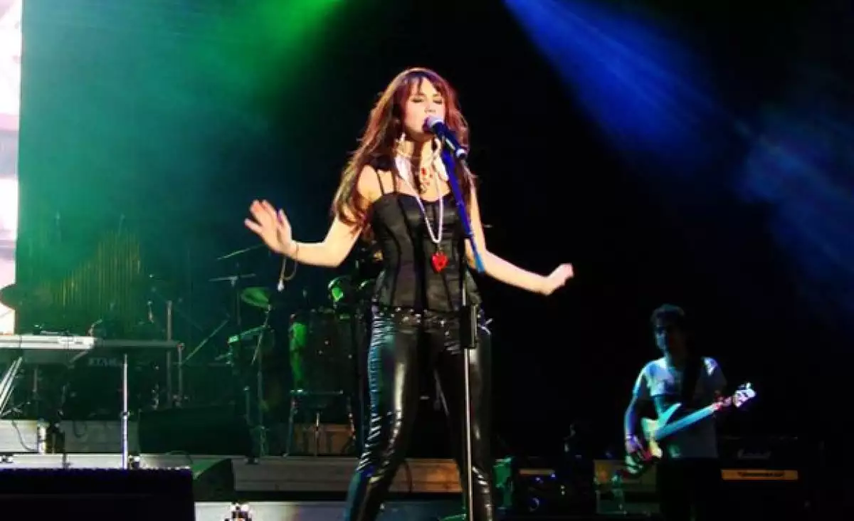 La ex RBD se presentó en Bogotá ante miles de seguidores quienes corearon sus éxitos y le brindaron su apoyo y cariño.