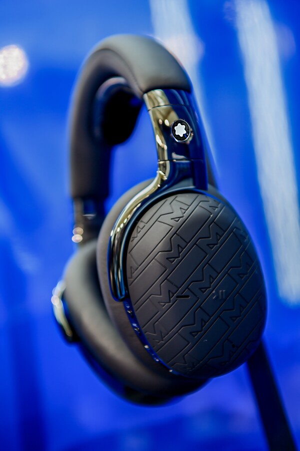 Montblanc M_Gram Headphone_2067606.jpg