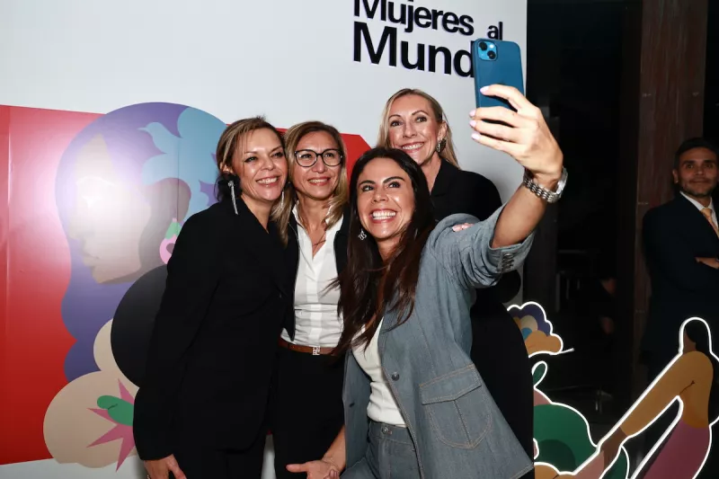 Lysette Bravo , Paola Rojas , Mariuz Calvet y Beatriz Cruz