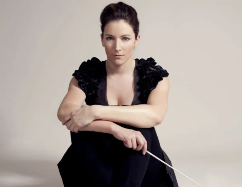 Después de un delicado momento personal, la directora de orquesta vuelve a los escenarios internacionales.