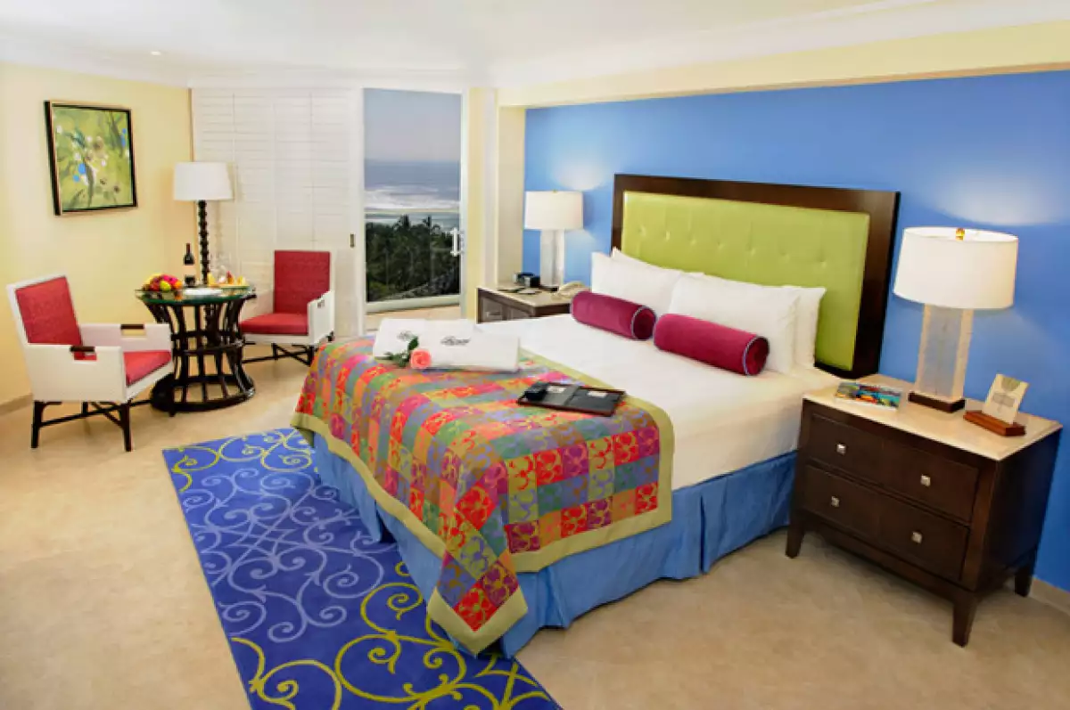 De Perla, que es el área más moderna del Acapulco Princess, quedamos fascinadas por sus armónicas habitaciones y su distinguido servicio.